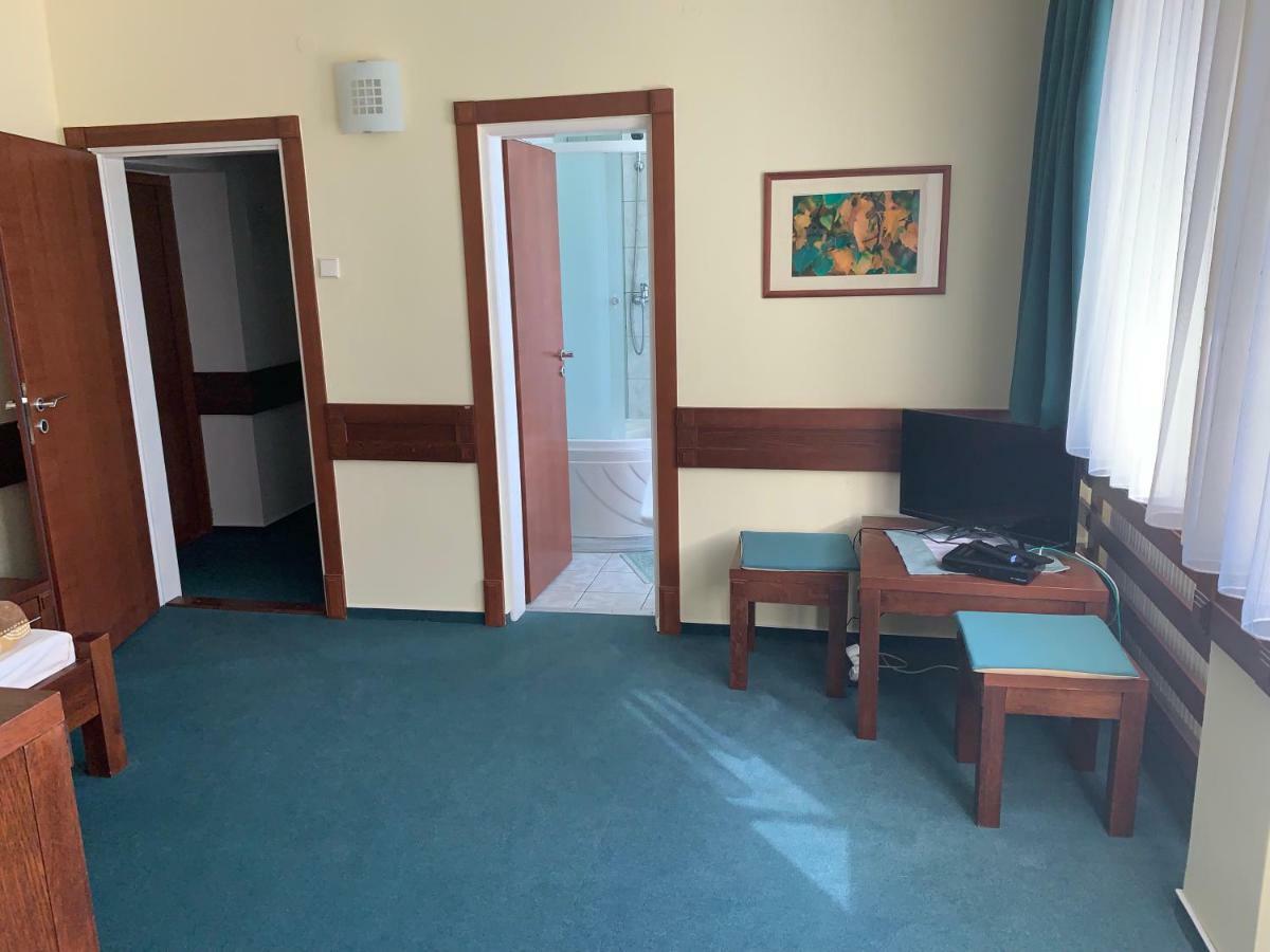 Polovny Dom Hotel Jolsva Kültér fotó